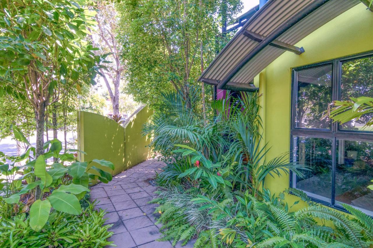 Dreamcatcher Beach-Side Apartments Port Douglas Bagian luar foto