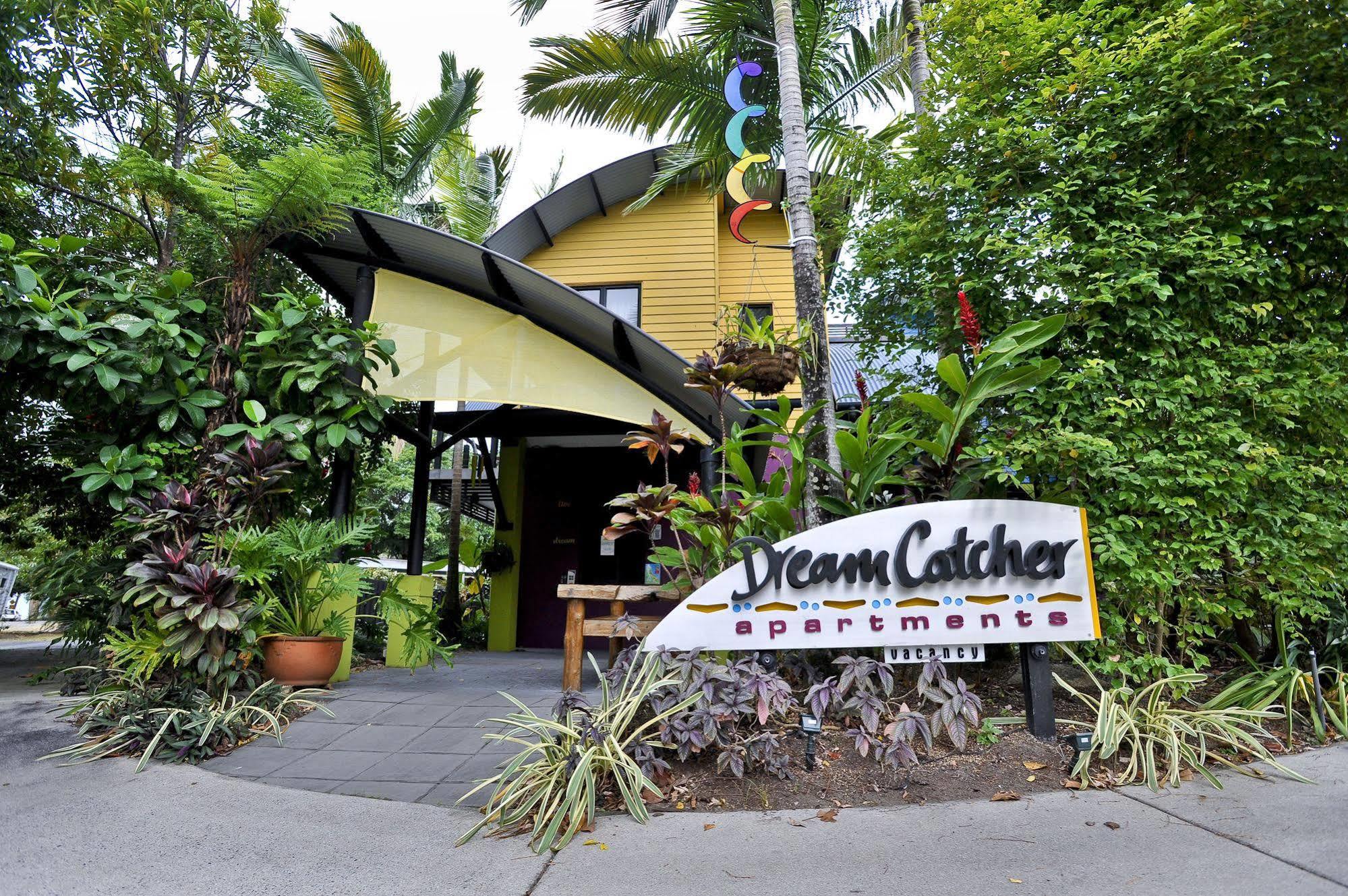 Dreamcatcher Beach-Side Apartments Port Douglas Bagian luar foto