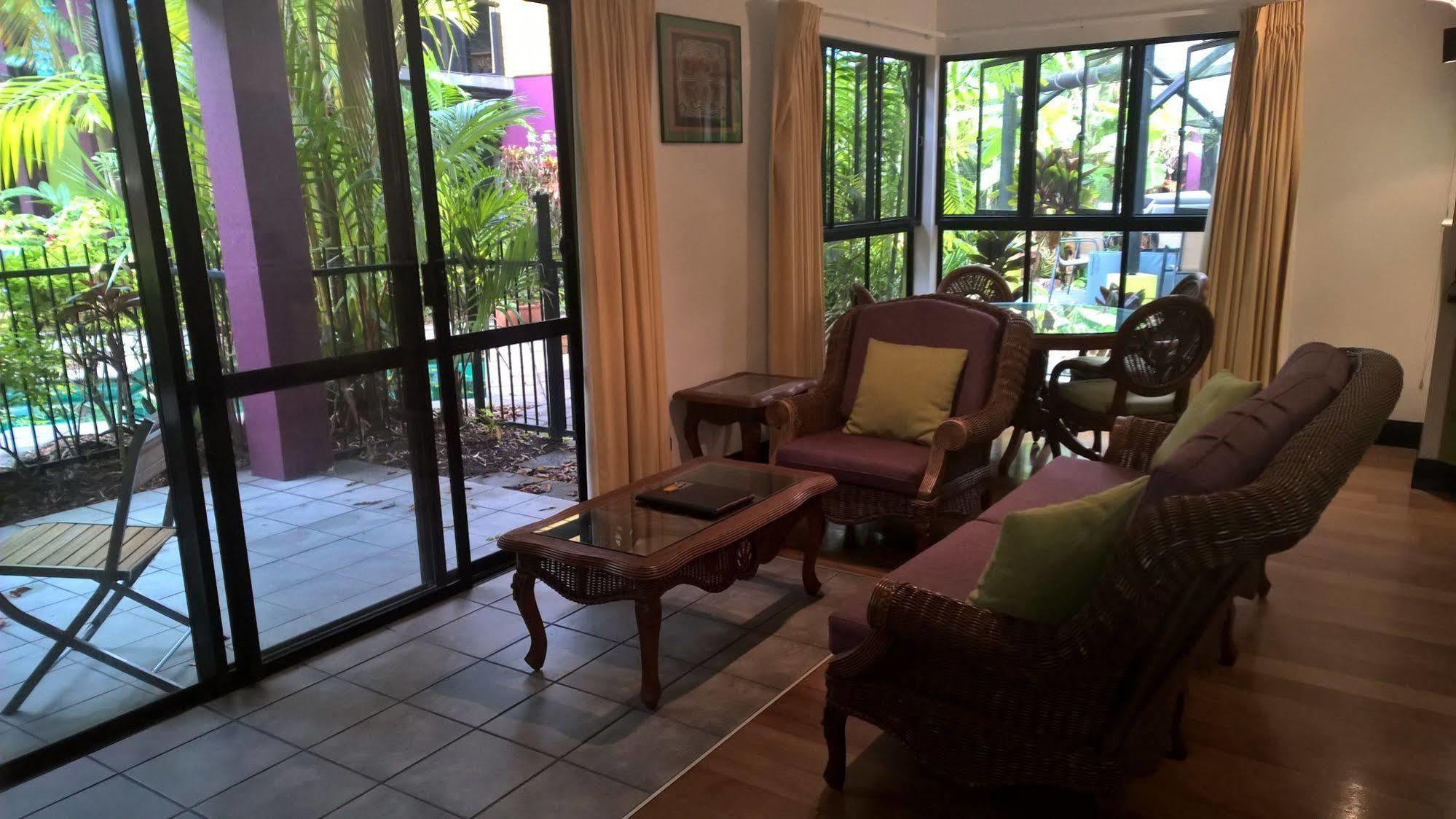 Dreamcatcher Beach-Side Apartments Port Douglas Bagian luar foto