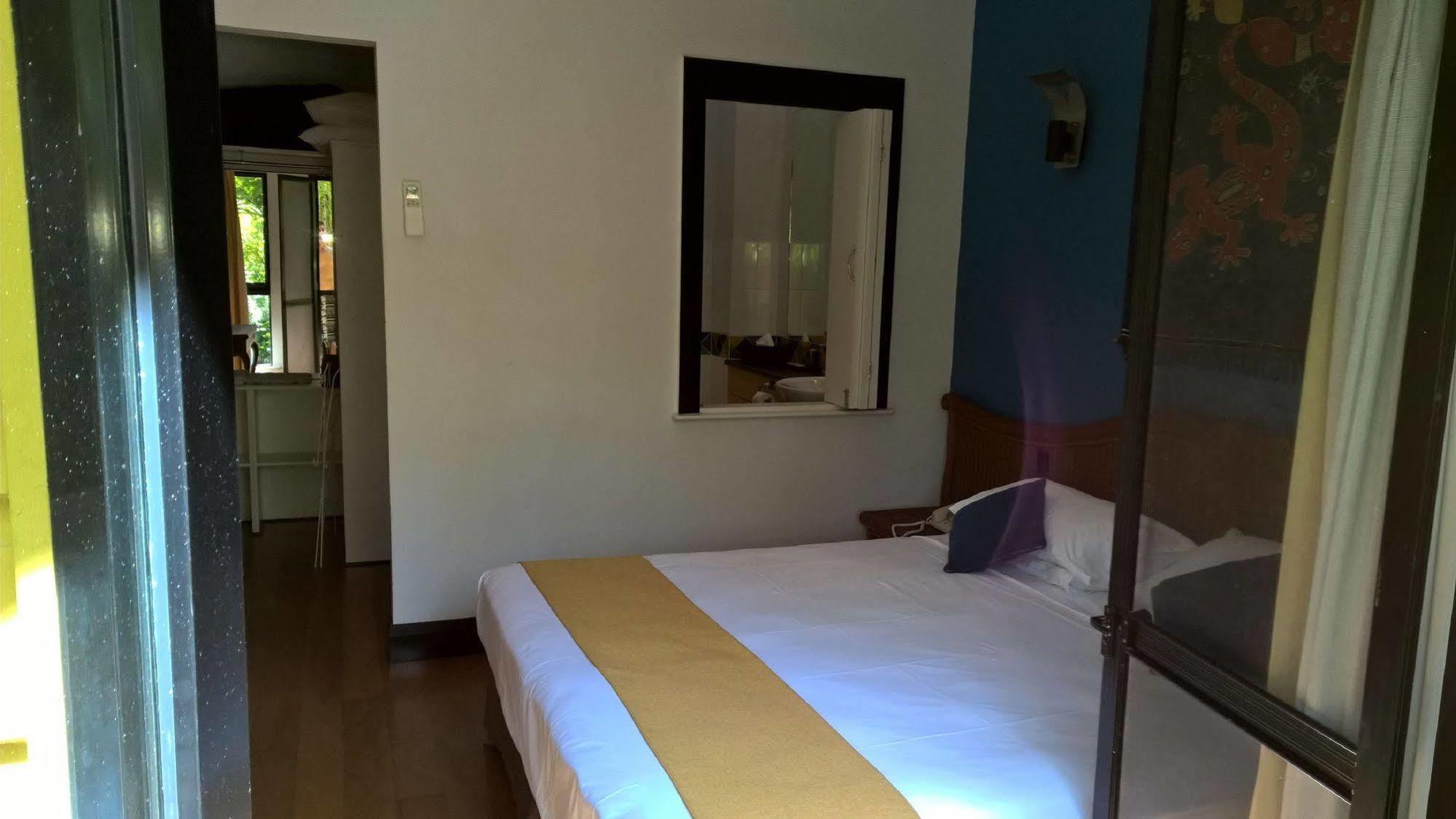 Dreamcatcher Beach-Side Apartments Port Douglas Bagian luar foto