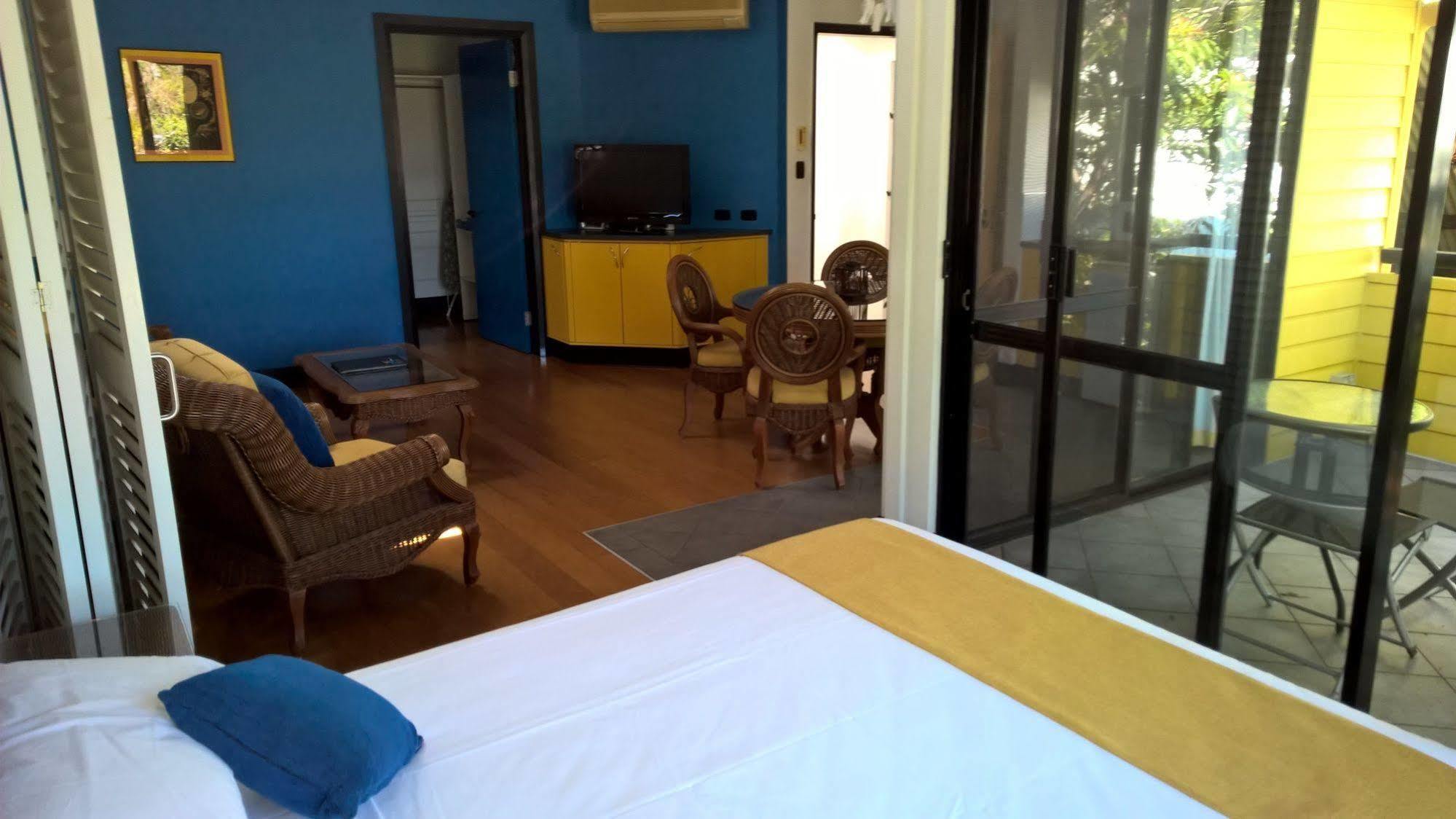 Dreamcatcher Beach-Side Apartments Port Douglas Bagian luar foto