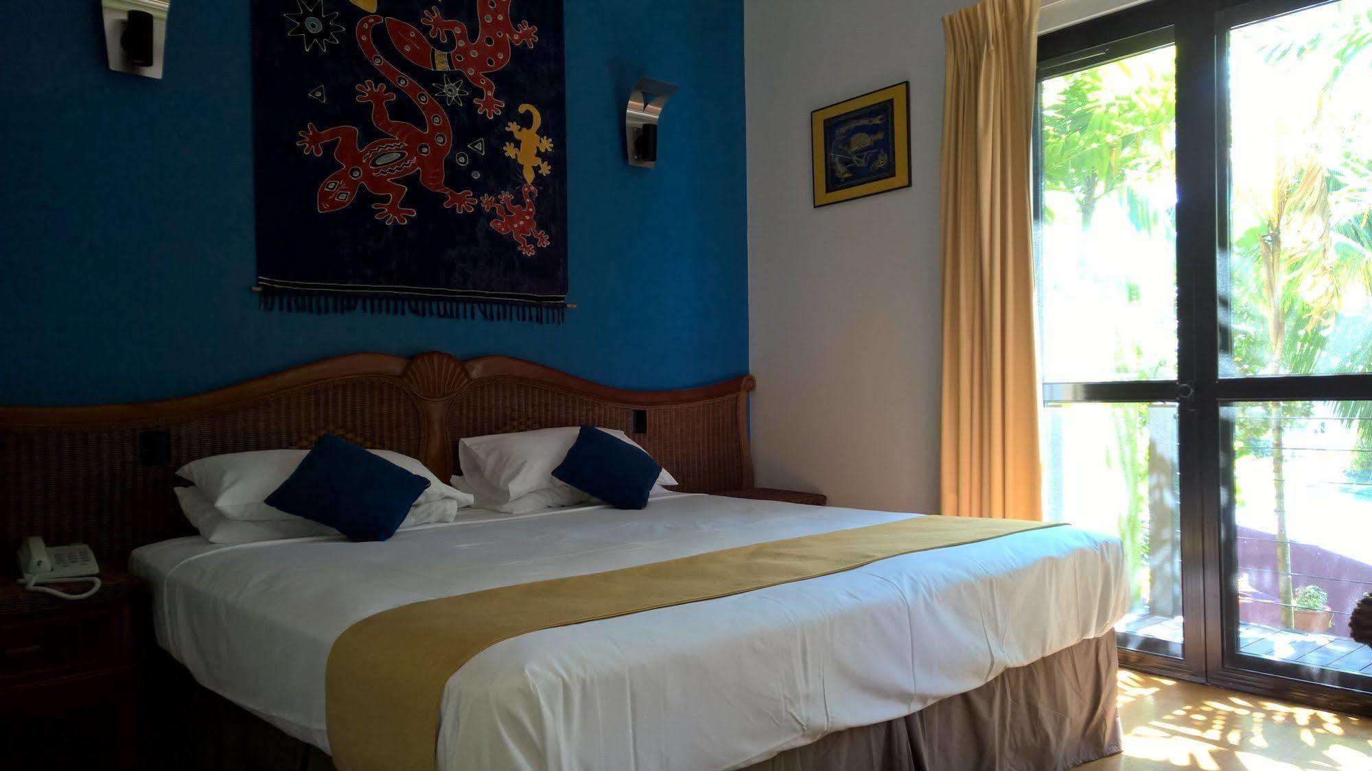 Dreamcatcher Beach-Side Apartments Port Douglas Bagian luar foto