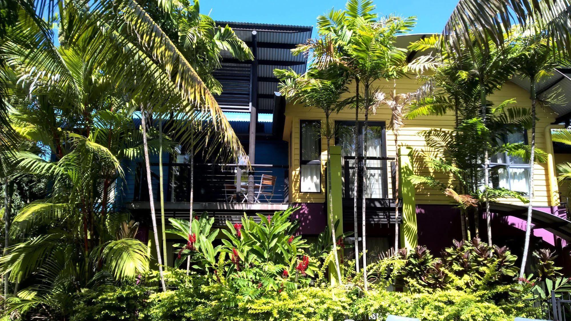 Dreamcatcher Beach-Side Apartments Port Douglas Bagian luar foto